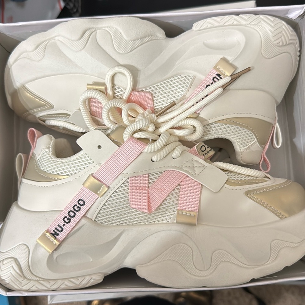NEW women’s platform sneakers size EU 40